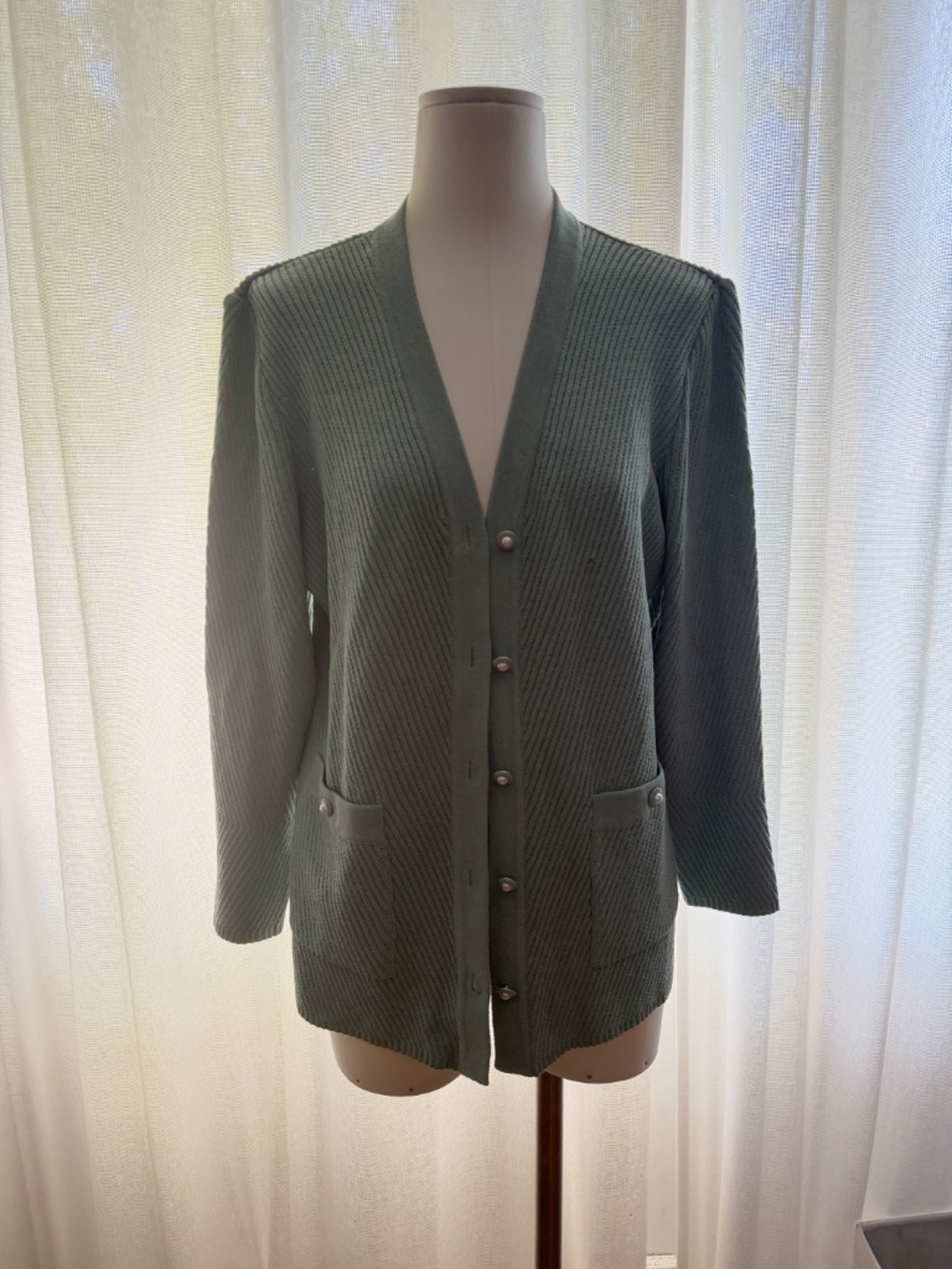 ST. JOHN COLLECTION knit cardigan sweater jacket size L *Flaw green pearl USA